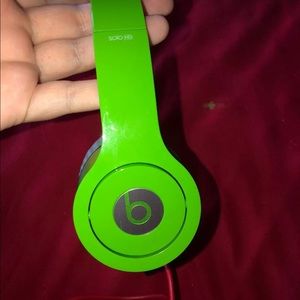 Green solo beats by dre